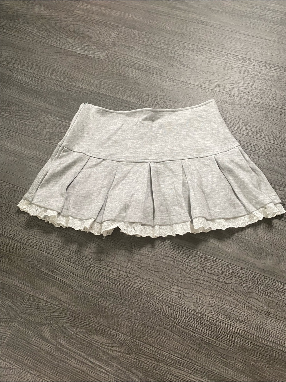 Cider Gray Pleated Lace-Trim Mini Skirt with shorts